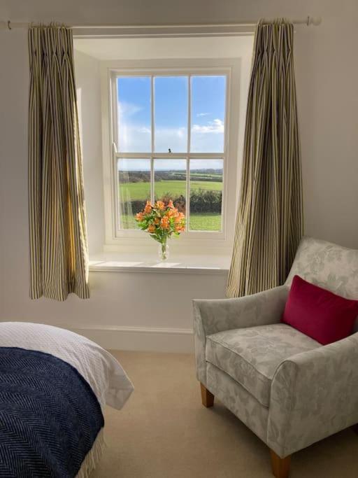 Lower Trewern Farm- Ensuite Bedroom Пензанс Екстериор снимка